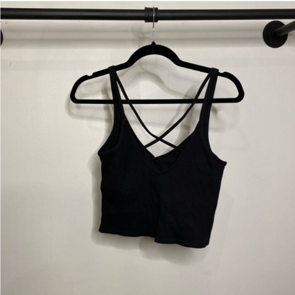 VUORI Rib Crop Tank in Black Size XS - Picture 6 of 7